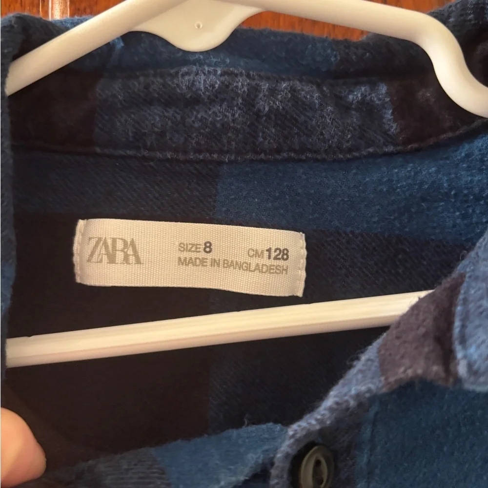 Zara Boy’s Sz 8 Black and Blues Checkered, Collared, Button-down LLS. VGUC